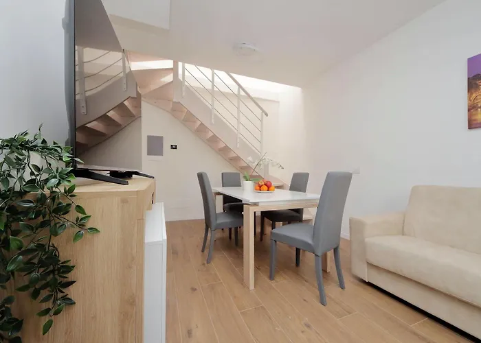 Indipendente - Due Bagni - San Lorenzo Apartment *