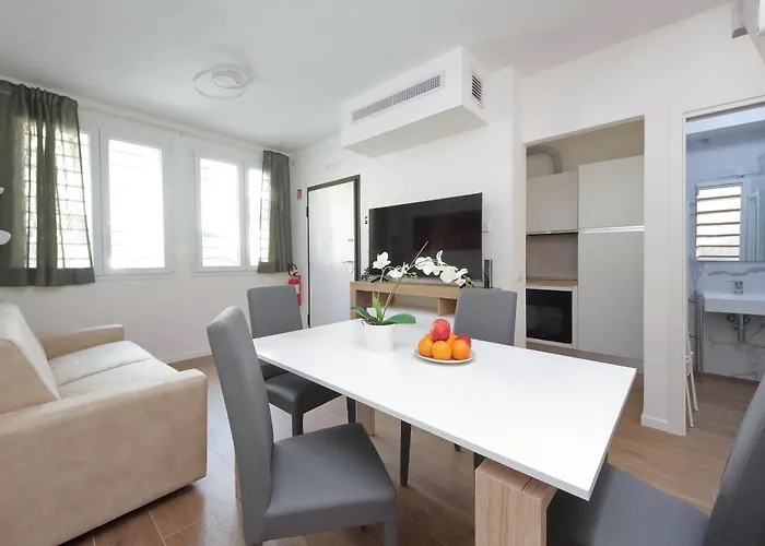 Indipendente - Due Bagni - San Lorenzo Apartment Rom
